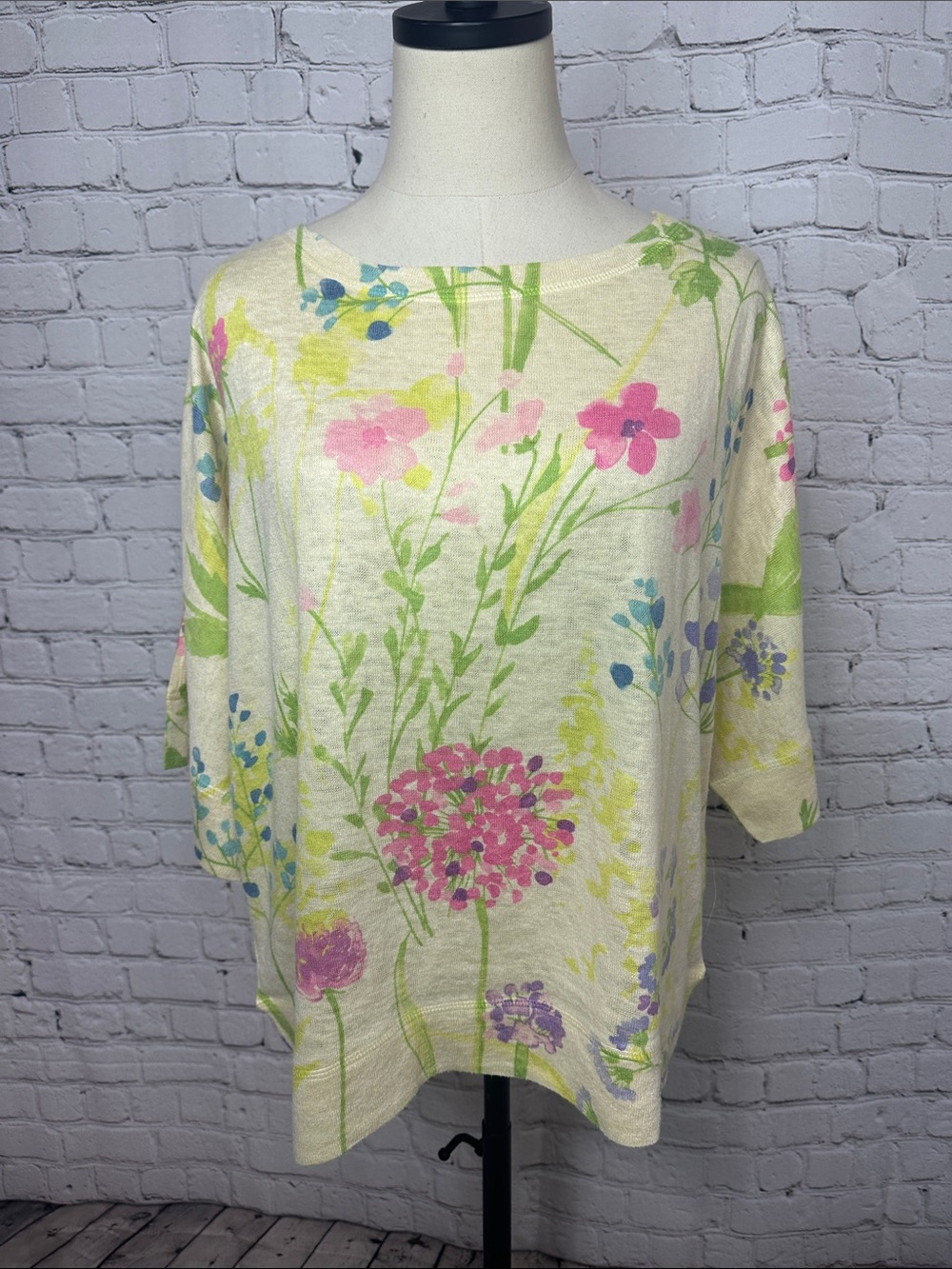 Nally & Millie USA Oversized Floral Lightweight Knit Sweater S/M Made in USA